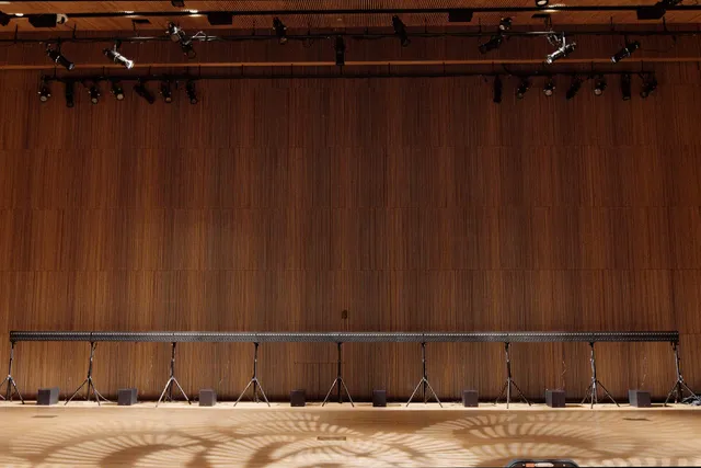wave field synthesis array
