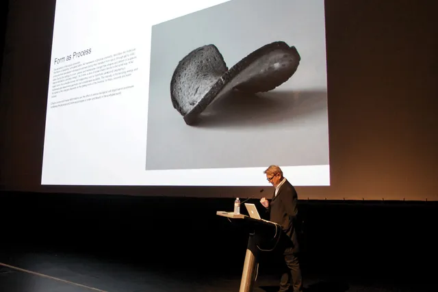 Zbigniew Oksiuta in disucssion